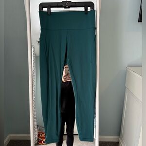 LULULEMON Wunder Train HR Tight 25” Pockets               Color Teal Size 12